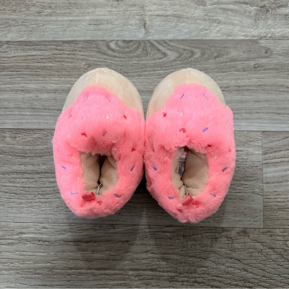 Carter’s Girls Donut Slippers - Picture 6 of 8